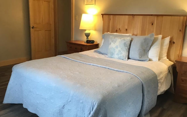 Apartment Queen Bed